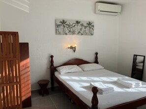 2 Schlafzimmer, Reisekinderbett, kostenloses WLAN, Bettwäsche