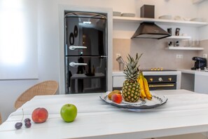 Deluxe Villa, 3 Bedrooms, Private Pool, Sea View | Private kitchen - Argana Villa Naxos (Naxos)