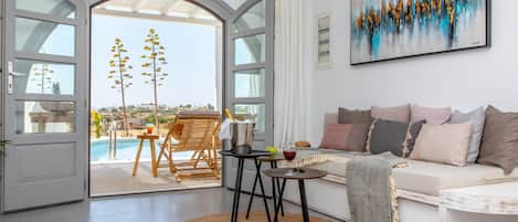 Deluxe Villa, 3 Bedrooms, Private Pool, Sea View | Living area