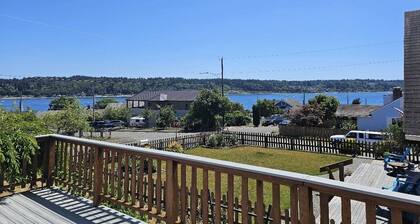 Ocean view cottage with hot tub