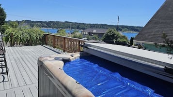 Bain à remous extérieur