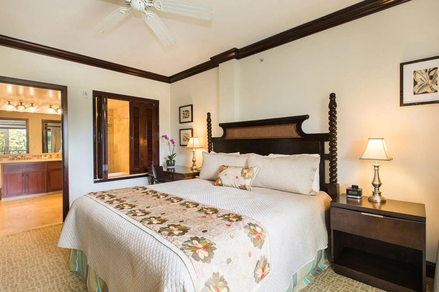 Beautiful Air Conditioned 2nd Floor 2 Bedroom w/mountain and slight ocean view