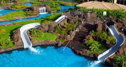 Beautiful Air Conditioned 2nd Floor 2 Bedroom w/mountain and slight ocean view