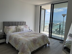 Elite appartement | 3 slaapkamers, luxe beddengoed, donsdekens, individueel gedecoreerd