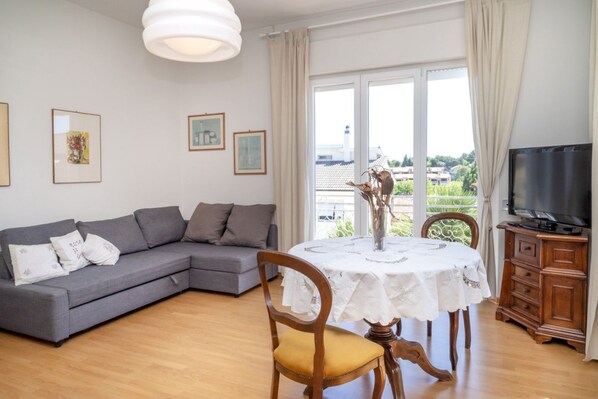 TV - S303 - Sirolo, large three-room apartment in a quiet area (Sirolo)