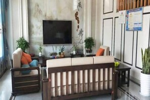 Interior - Xinchang Yunqi Small Building House (Xinchang)