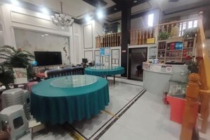 Lobby - Xinchang Yunqi Small Building House (Xinchang)