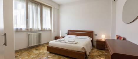 2 habitaciones, tabla de planchar con plancha y wifi
