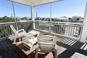 Property grounds - 5 Palms | Pool & Just a Block from the Beach (St. George Island)