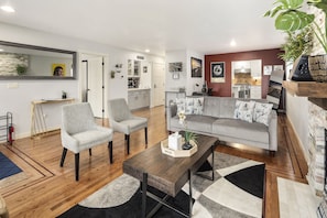 Smart TV, lareira, videogames, pebolim