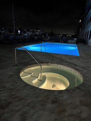 Piscine extérieure, piscine chauffée