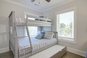 3 bedrooms, iron/ironing board, free WiFi, bed sheets - Stunning 2nd Row 3 Bedroom + Loft, 2.5 Bath Townhouse Myrtle Beach North End at Village at 74th (Myrtle Beach)