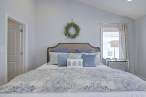 3 bedrooms, iron/ironing board, free WiFi, bed sheets - Stunning 2nd Row 3 Bedroom + Loft, 2.5 Bath Townhouse Myrtle Beach North End at Village at 74th (Myrtle Beach)