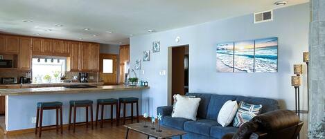 Smart TV, chimenea, futbolito y tenis de mesa