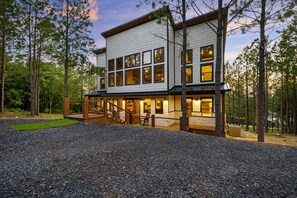 Exterior - A Family View - Mountain Views, Ev Outlet, Playset, Pool Table, Air Hockey, Hot Tub (Broken Bow)