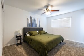 4 habitaciones, escritorio, tabla de planchar con plancha y wifi gratis