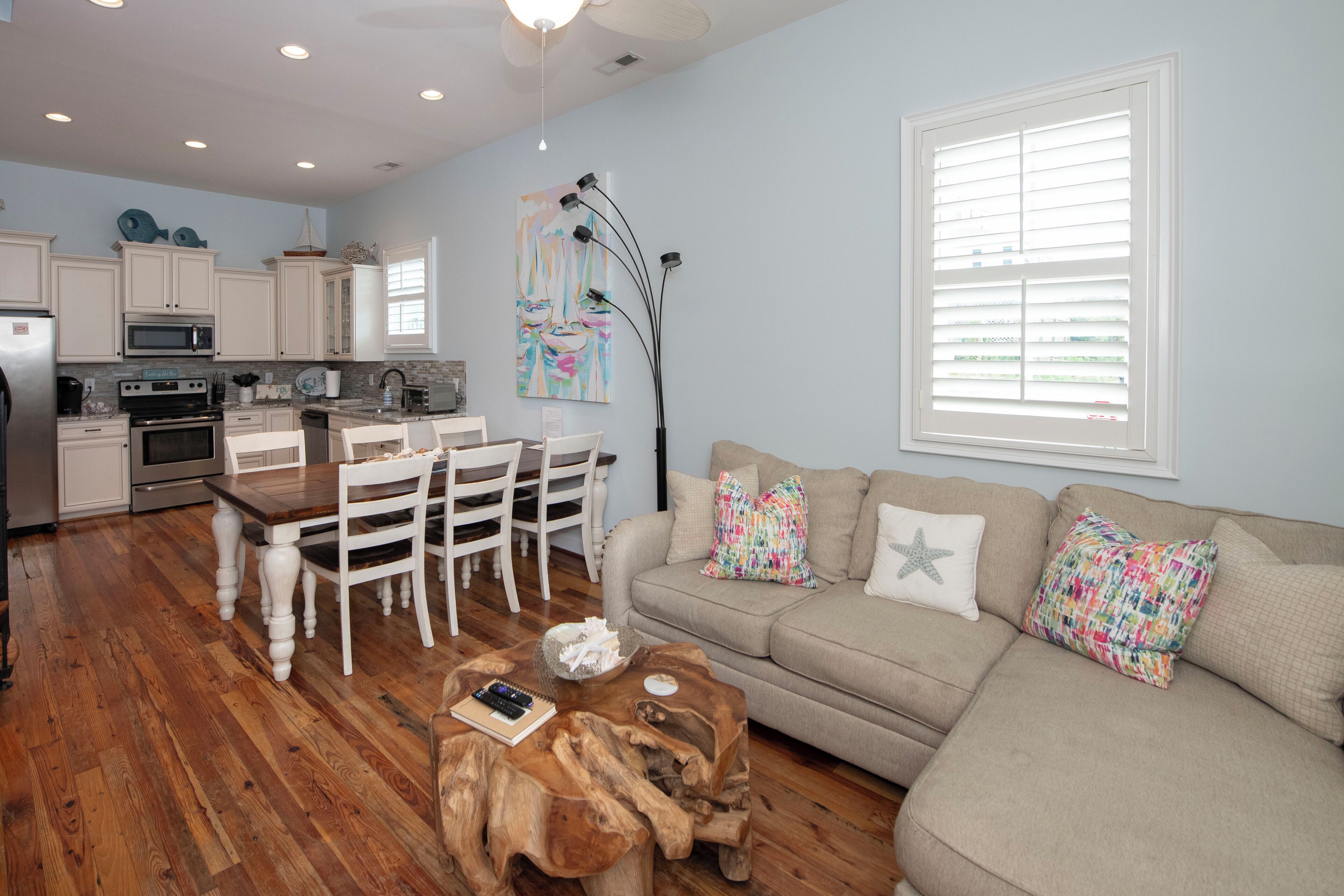 OCT SALE!! 5 Star Luxury House-Sleeps 7, Pool, Steps from Beach, Bars, Shops