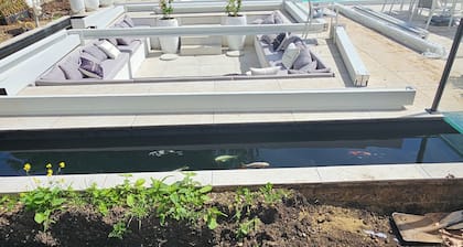 Luxus Neubau 170m2 Loft mit Pool Garten