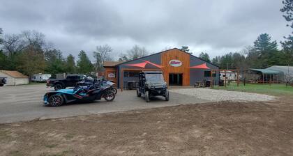 cozy 2 bedroom close to trails and boat launch three minutes