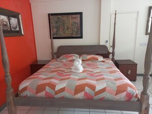 1 habitación, wifi y ropa de cama