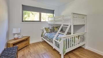 3 bedrooms, desk, iron/ironing board, travel cot