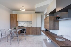 Horno, placa de cocina, tostadora