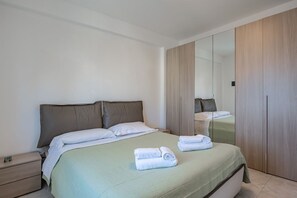 1 bedroom, iron/ironing board, bed sheets