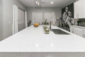 Private kitchen - WhyDoGuestsFilmHere? Experience Luxury Close 2 The Strip - 5 Miles. Sleeps 20! (Las Vegas)
