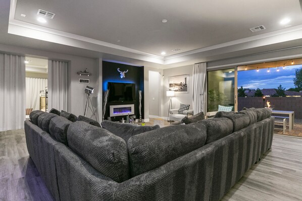Living area - WhyDoGuestsFilmHere? Experience Luxury Close 2 The Strip - 5 Miles. Sleeps 20! (Las Vegas)