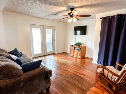Spacious 3 Bedroom Apartment at Harold KY! 