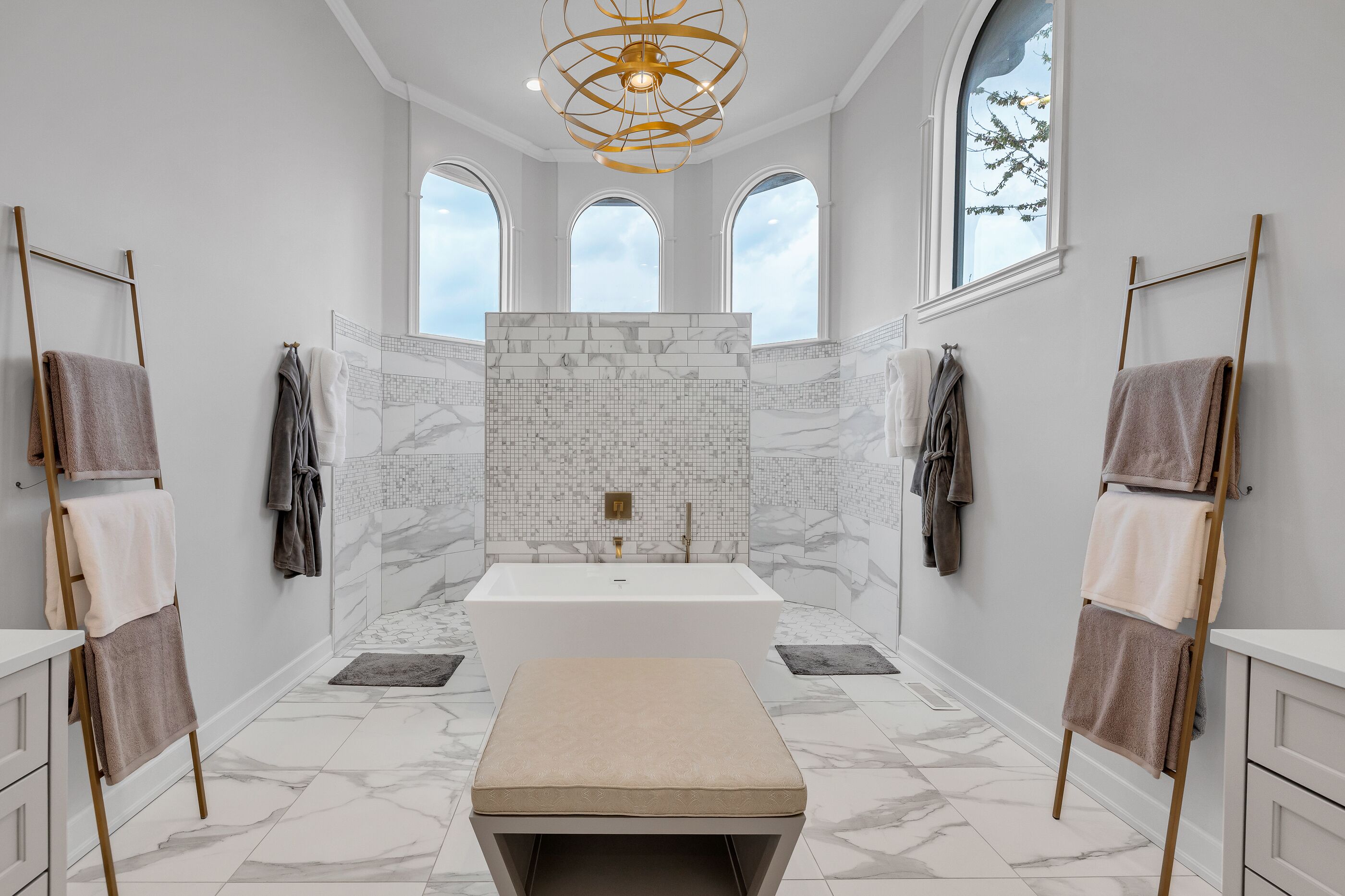 Luxury Home in Gated Neighborhood - 4 Bedrooms - 4.5 Baths - Sleeps 8