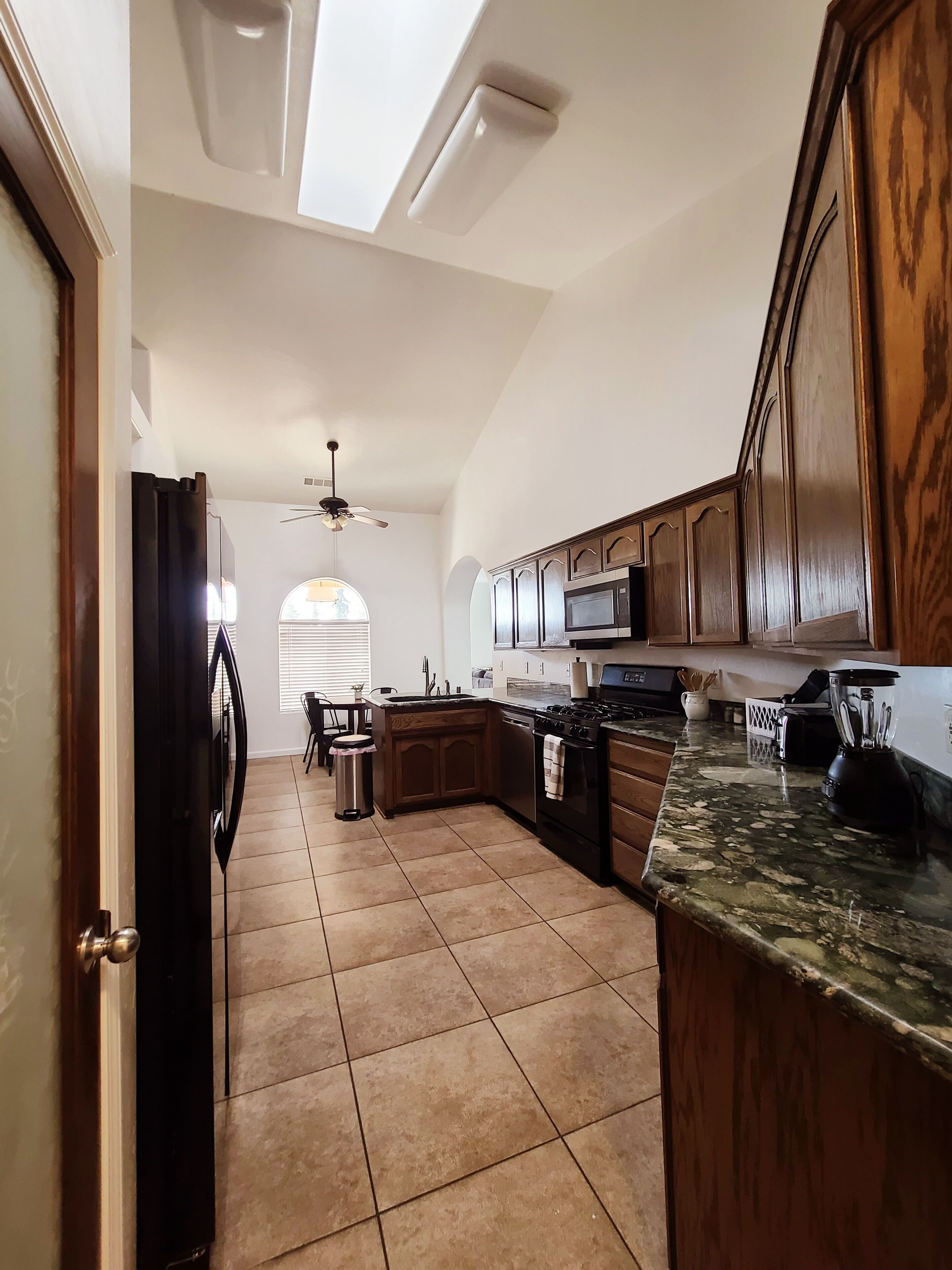 Clare Ct. Villa (KingMasterbed 5bedroom/4Bath w/Gameroom)