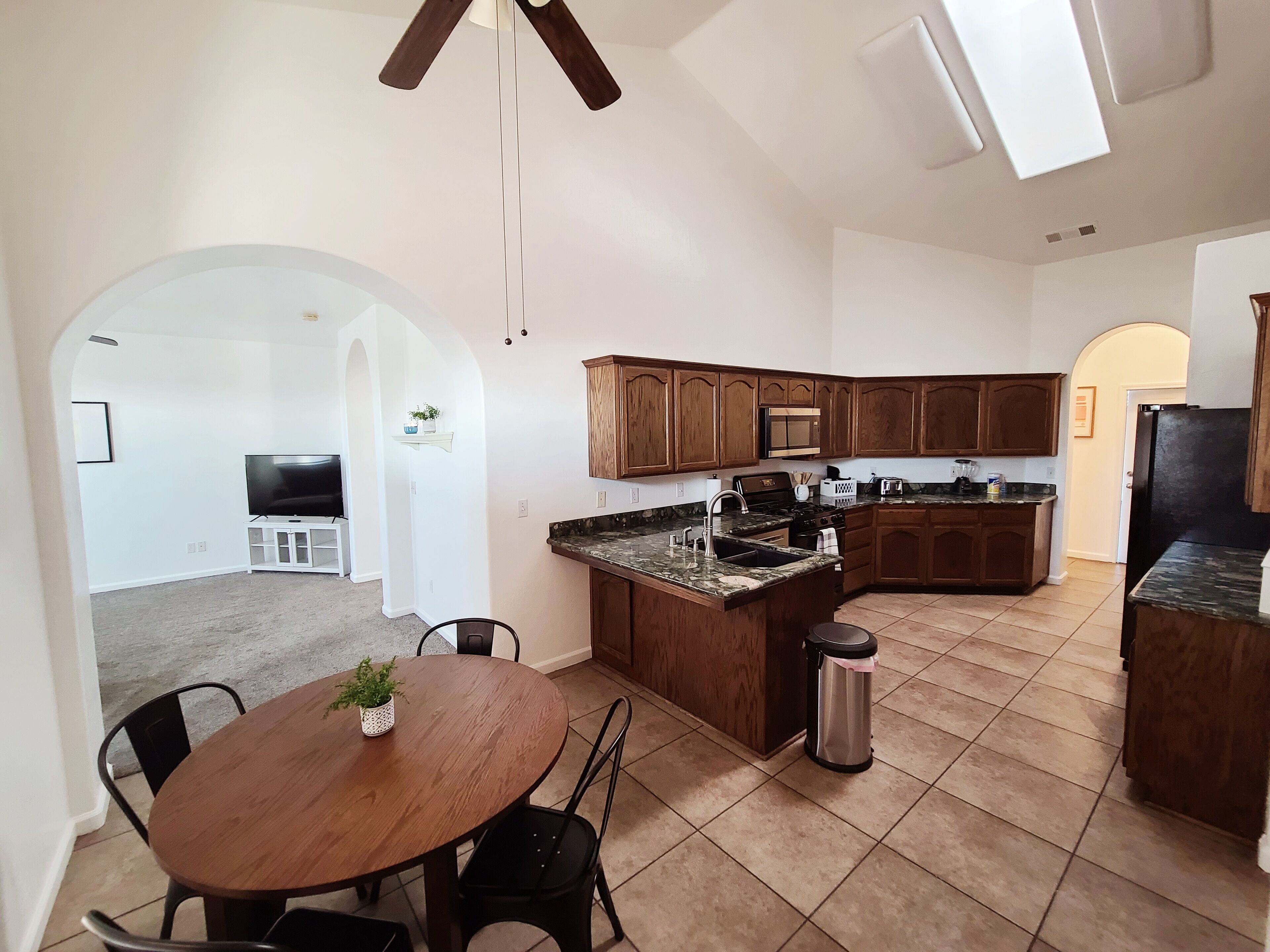 Clare Ct. Villa (KingMasterbed 5bedroom/4Bath w/Gameroom)