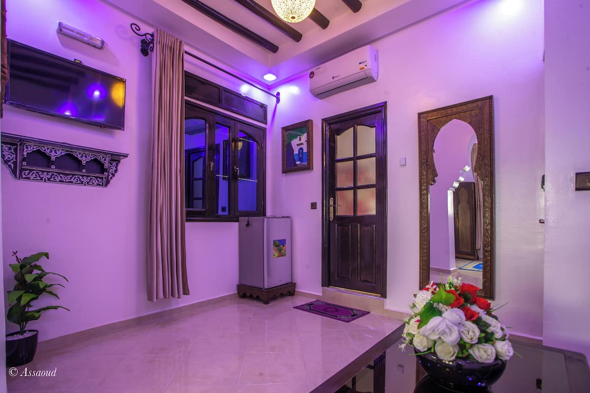 Double Room 6 | Minibar, blackout drapes, free WiFi, bed sheets