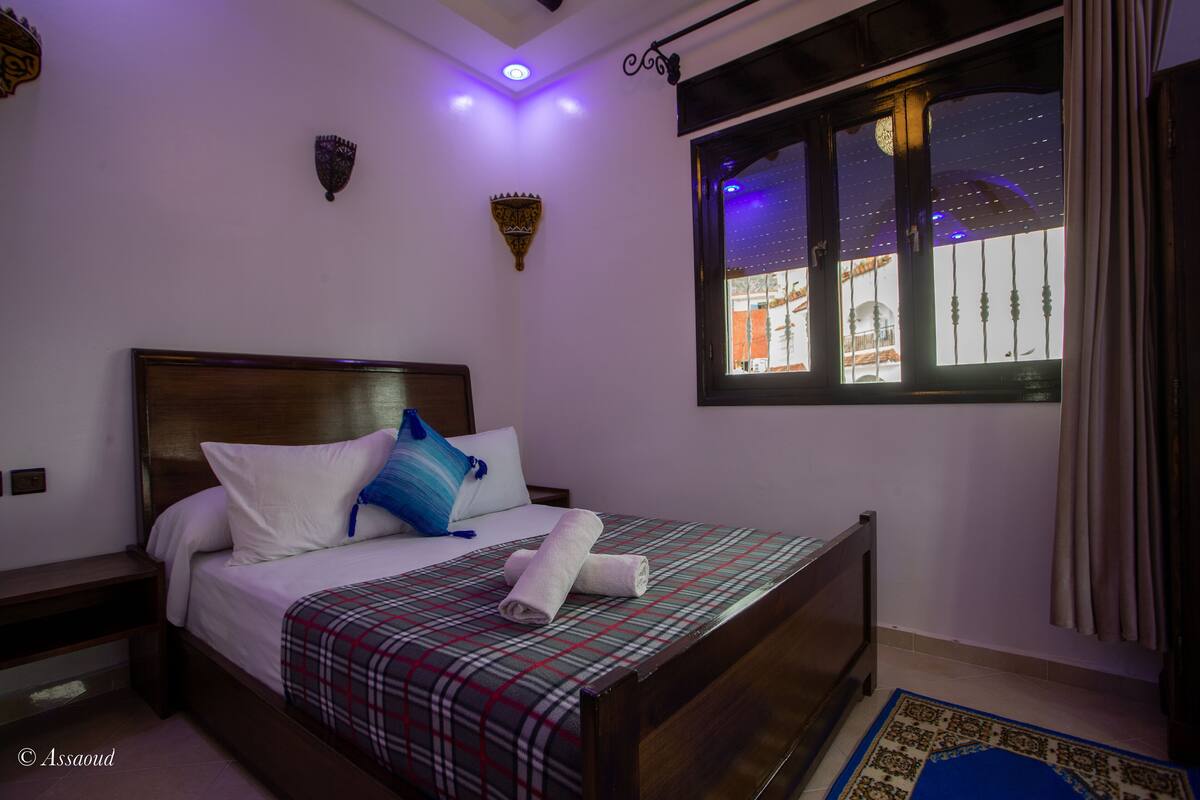 Minibar, blackout drapes, free WiFi, bed sheets