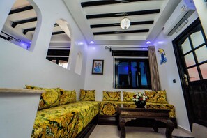 Doppia Standard | Minibar, tende oscuranti, Wi-Fi gratuito, lenzuola