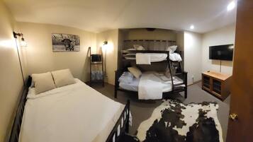 2 chambres, fer et planche à repasser, draps fournis