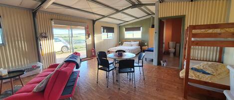 1 slaapkamer, reisbedje, beddengoed