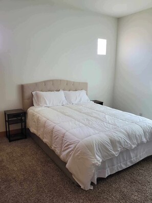 5 bedrooms, WiFi, bed sheets