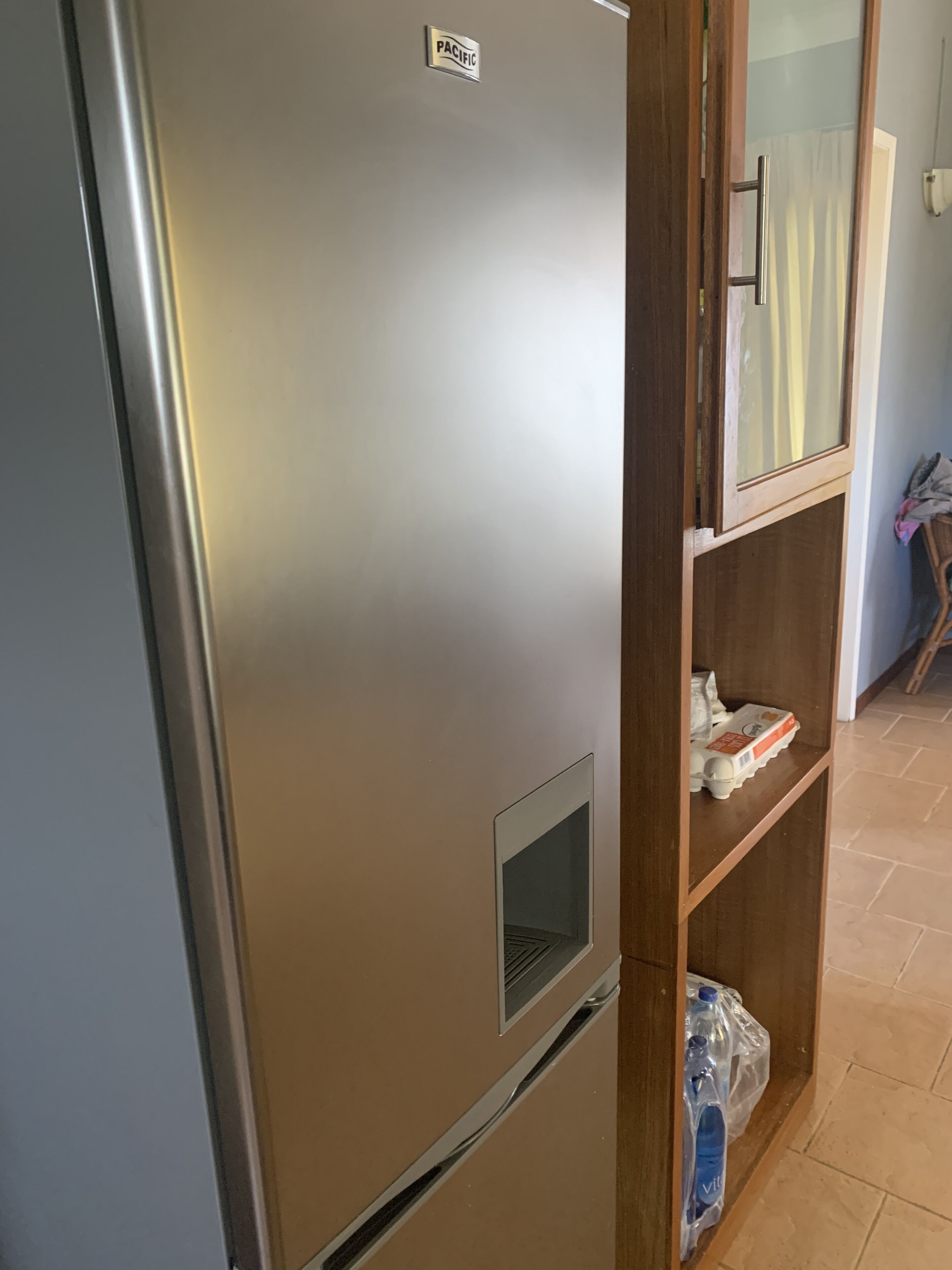 Full-sized fridge, microwave, stovetop, toaster