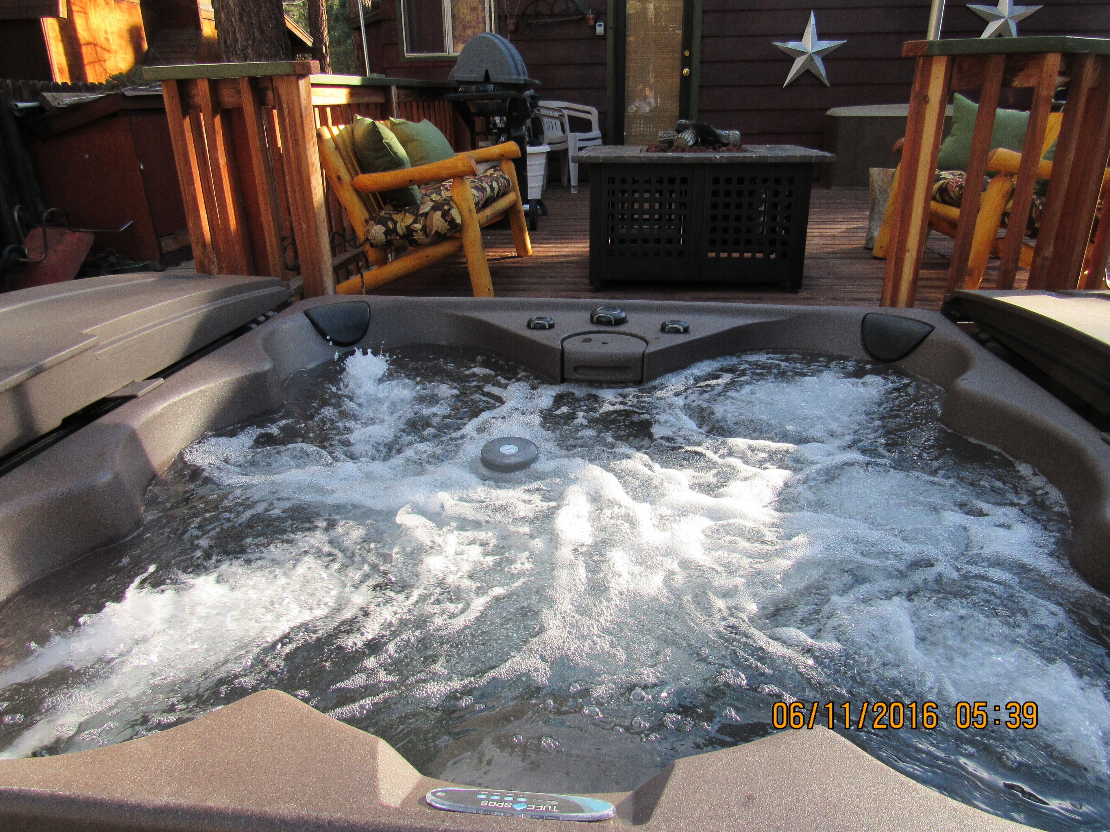 Outdoor spa tub