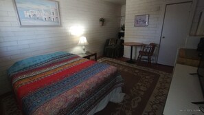 Basic Single Room | Free WiFi, bed sheets