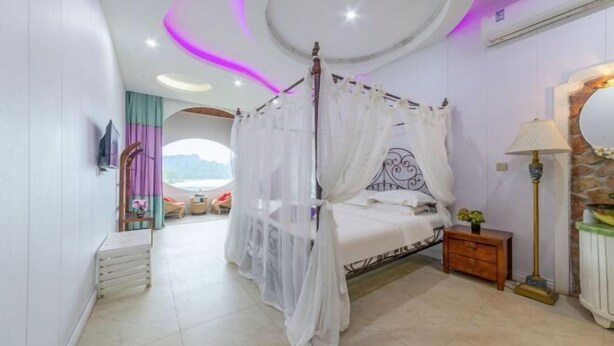 Room - Home on the Cloud, Sky Land, Lake View B&B (Qiubei)