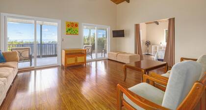 Large Home w/ 2 covered Pickleball Courts near Volcano National Park sleeps 16