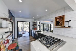 Micro-ondas, fogão, cooktop, lava-louças