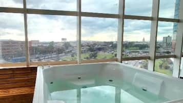 Indoor spa tub