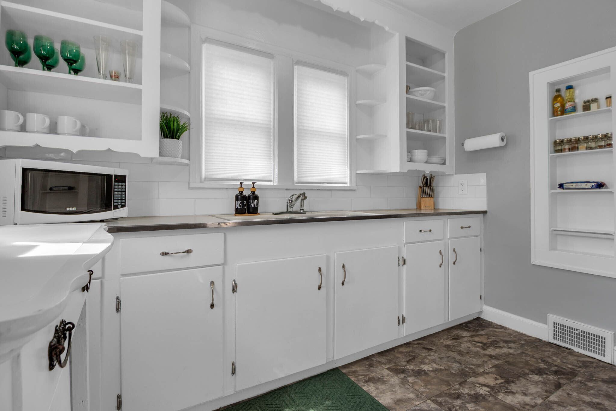 Quiet Downtown Marion House