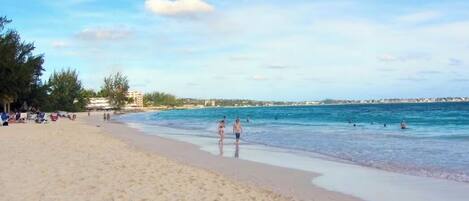 Beach nearby, sun loungers, beach towels