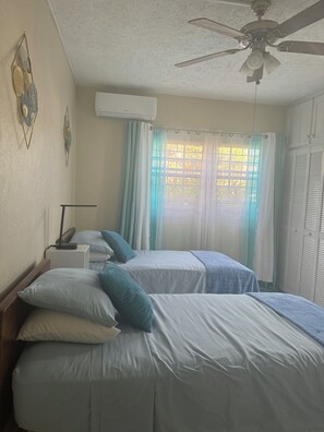 2 bedrooms, desk, iron/ironing board, free WiFi