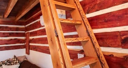 Relax & Rejuvenate at Romantic Enchanted Cottage